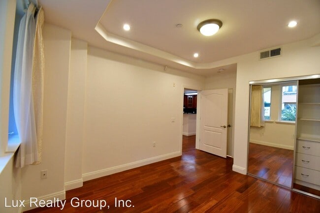 Building Photo - 2 br, 2 bath House - 151 El Camino Real # 113