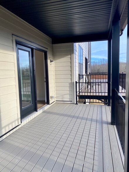 Building Photo - 2254 Fowler Cir
