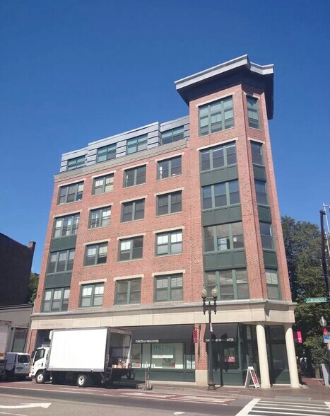 Primary Photo - 1387 Washington St