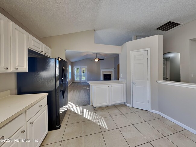 Building Photo - 938 Cherry Point Way