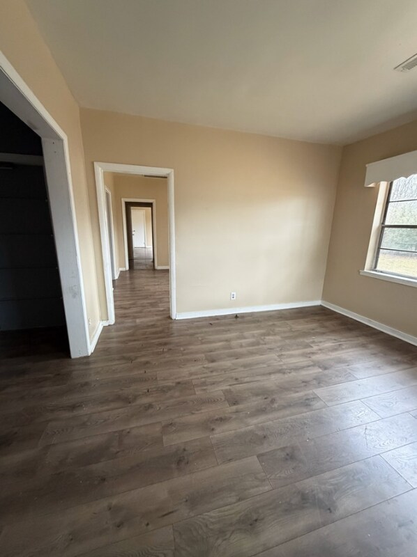 Building Photo - 12 4th Ave S