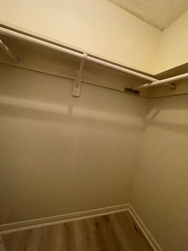 Building Photo - This charming house on a .25 acre lot close to Downtown/Historic Montgomery is a single story 3 b...