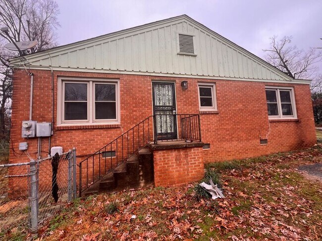 Building Photo - 2224 Fair Park Blvd