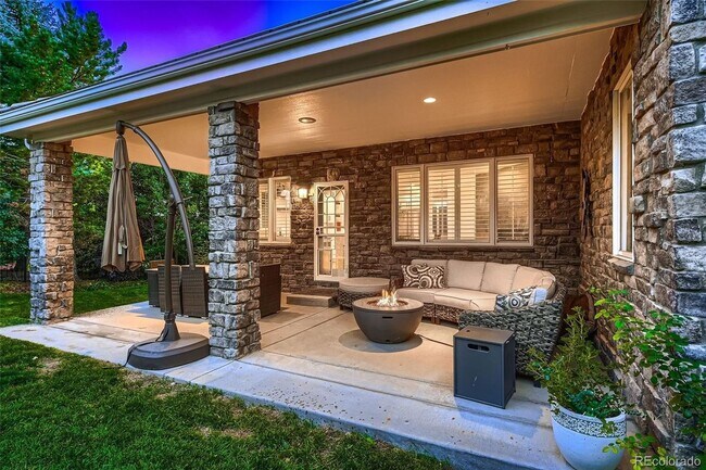 Building Photo - Extravagant home with lots to offer!