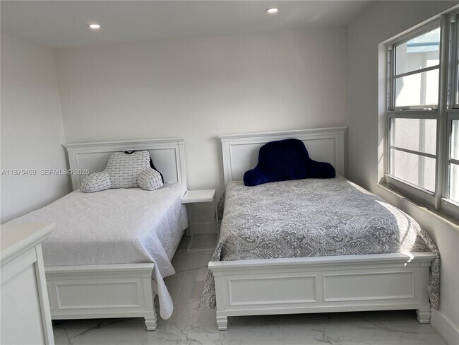 Building Photo - 1500 S Ocean Blvd