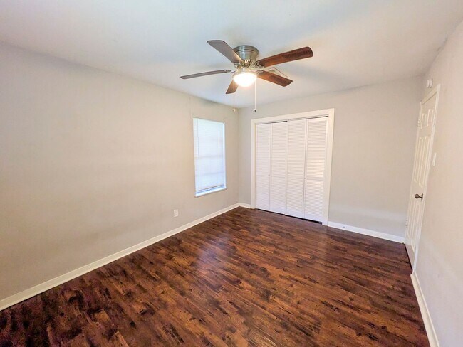 Building Photo - 460 Belvedere Dr