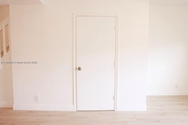 Building Photo - 16686 Hemingway Dr