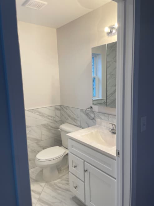 Building Photo - 10-12 Abbotsford Ave