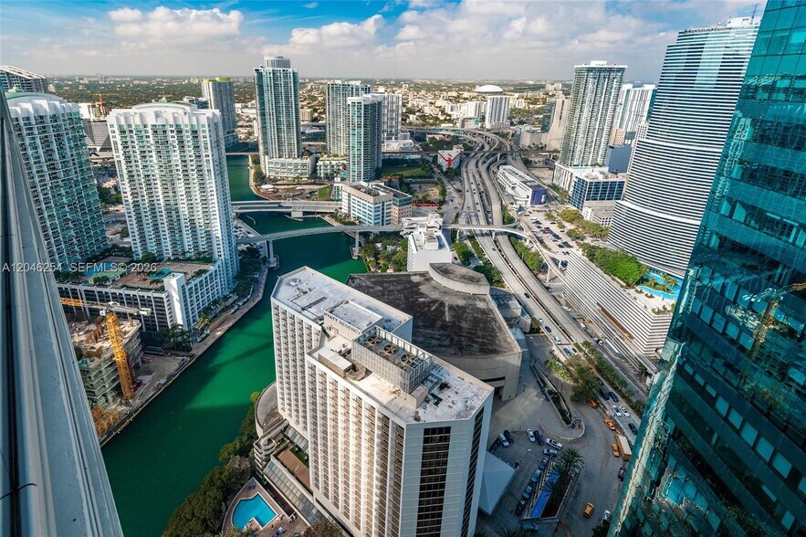 Building Photo - 200 Biscayne Boulevard Way
