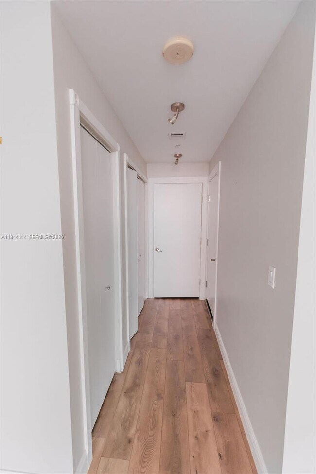 Building Photo - 900 Biscayne Blvd