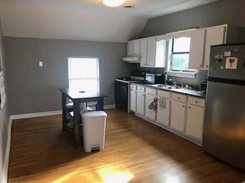 Kitchen - 1224 Luttrell St