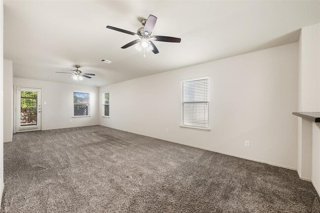 Building Photo - 220 Bauxite Dr