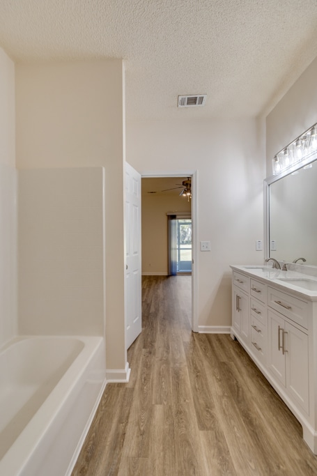 Building Photo - 35 Putters Pl