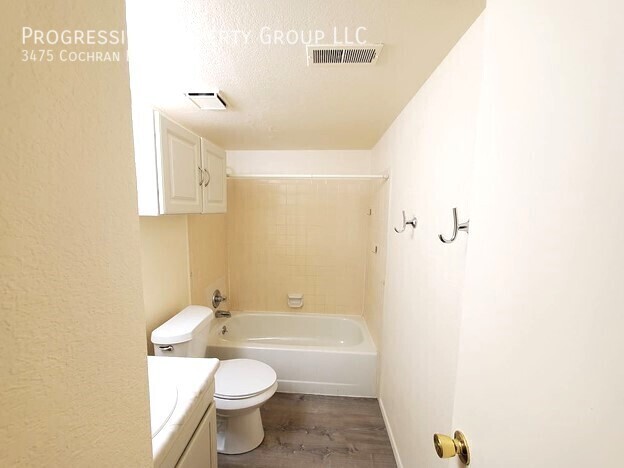 Building Photo - Affordable 2-Bedroom Apartment -Great Loca...