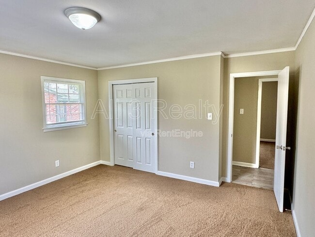 Building Photo - 502 Adler Dr