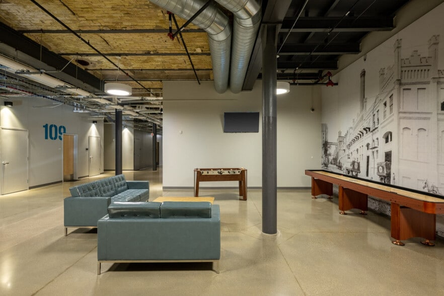 Building Photo - 1125 N 9th St