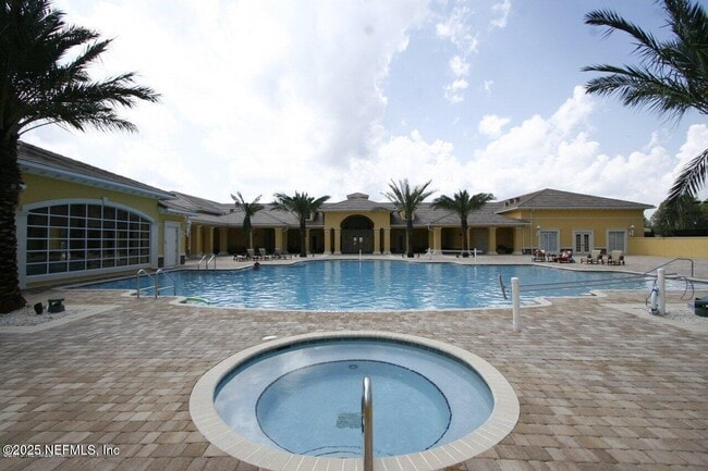 Building Photo - 943 Hazeltine Ct