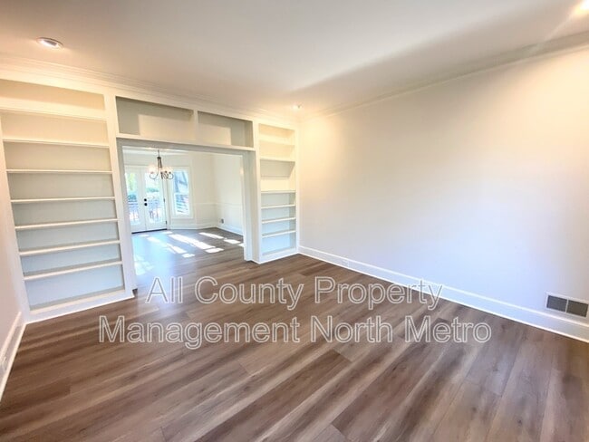 Building Photo - 565 Wayt Rd