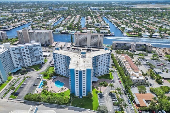 Building Photo - 301 N Ocean Blvd