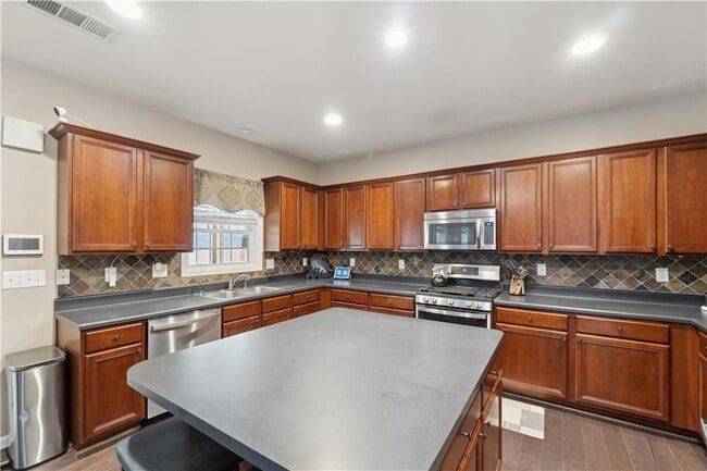 Building Photo - 5839 Buckner Creek Dr SE
