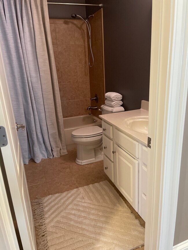 Building Photo - 5000 Wildeoak Trail