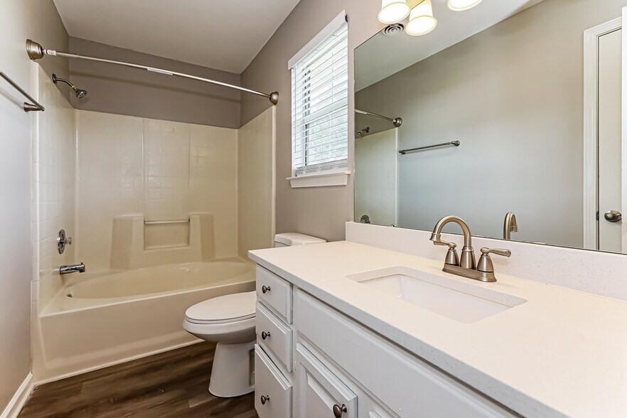 Building Photo - 1820 Wimbleton Woods Dr