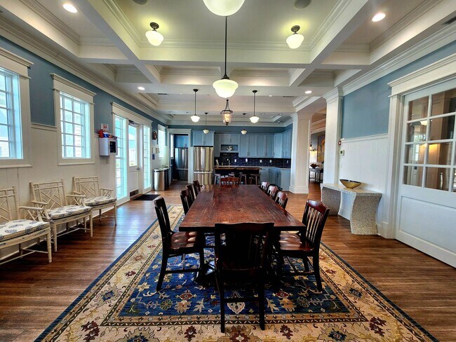 Building Photo - Home Available in Summerhouse on Everett Bay! Showings Coming Soon.