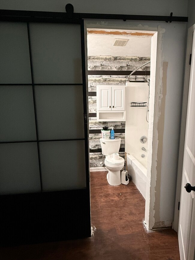 Building Photo - 5 Markwood Ln