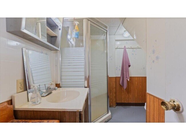 Building Photo - 828 15th St SW