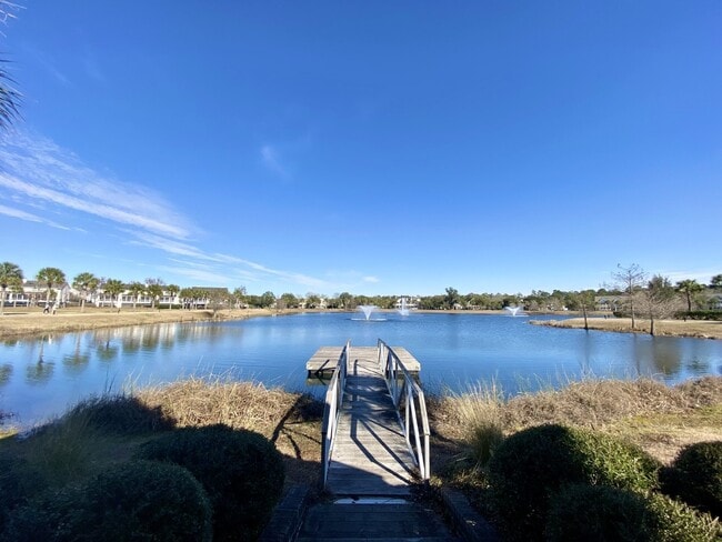 Building Photo - Three Bedroom Townhome Located in Mill Creek