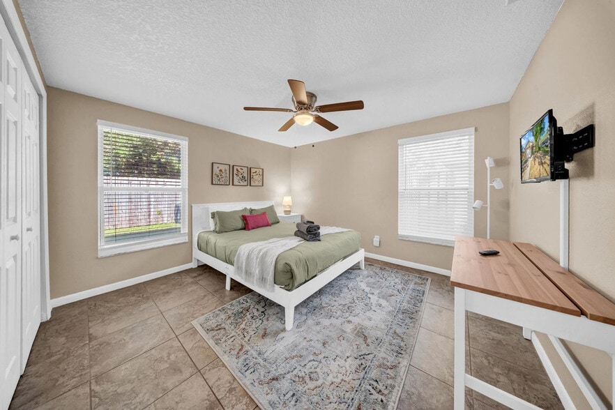 Building Photo - 779 34th St SE