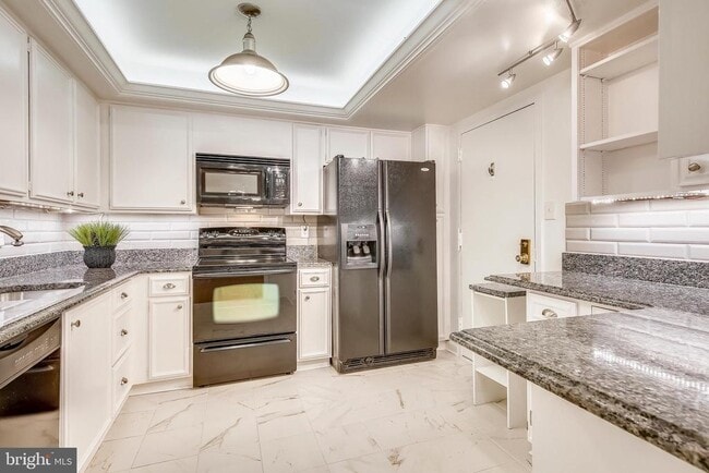 Building Photo - 1101 S Arlington Ridge Rd