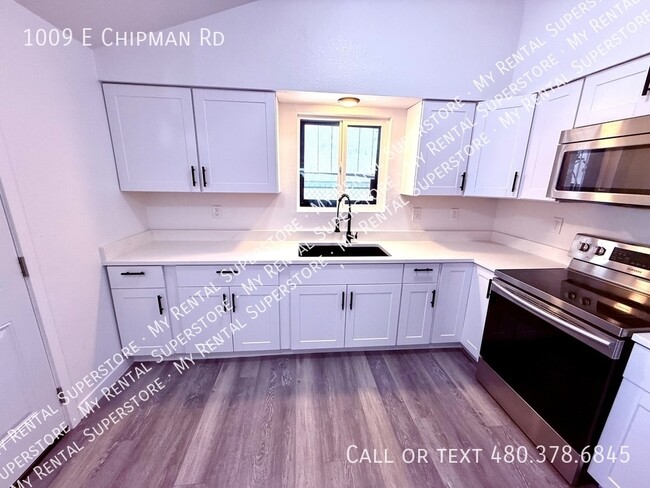 Building Photo - 1009 E Chipman Rd