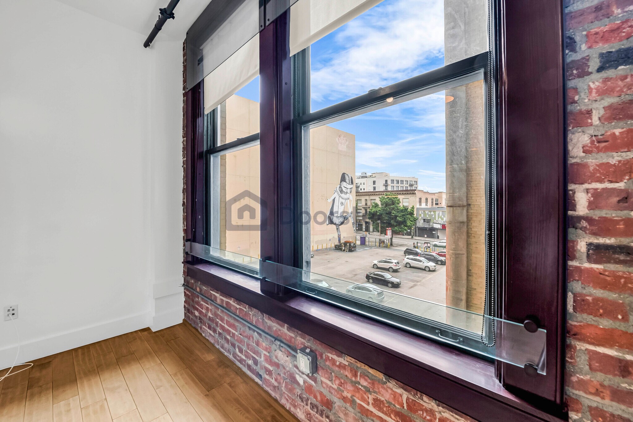 Building Photo - 460 S Spring St