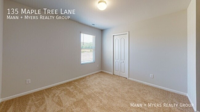 Building Photo - 135 Maple Tree Ln