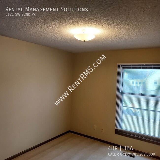 Building Photo - 6121 SW 22nd Park