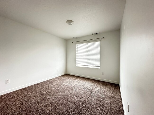 Building Photo - Great Lehi Home Now Available!