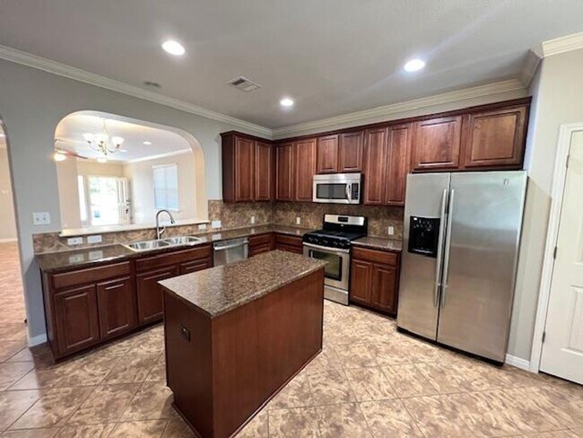 Building Photo - Executive One Story / 4 bedroom / Reserve ...