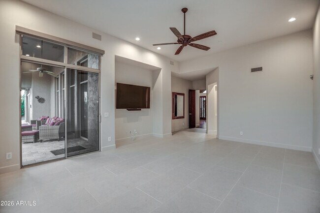 Building Photo - 9671 E Monument Dr