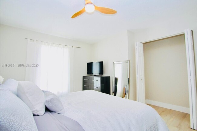 Building Photo - 244 NW 6th Ave