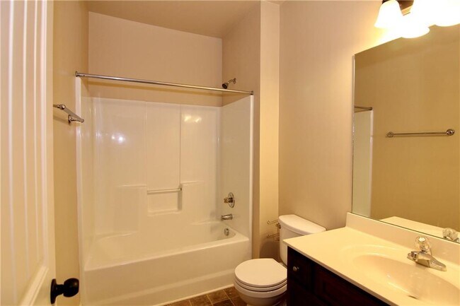 Building Photo - 1660 Jardin Ct