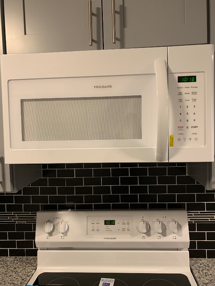 Building Photo - 8027 S Exchange Ave