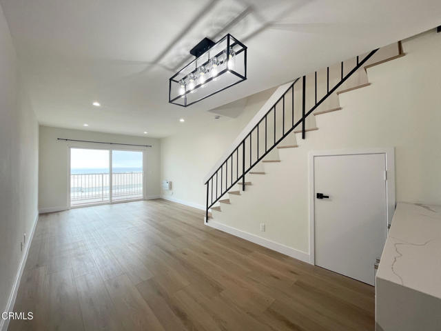 Building Photo - 208 E Surfside Dr