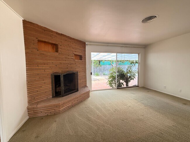 Building Photo - 1950's Ranch Style Home Above Ventura College