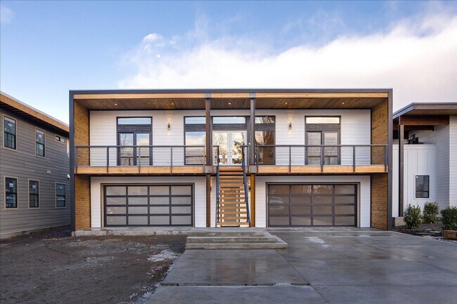 Building Photo - Modern Newly Built 4 Bed, 3 Bath Home!