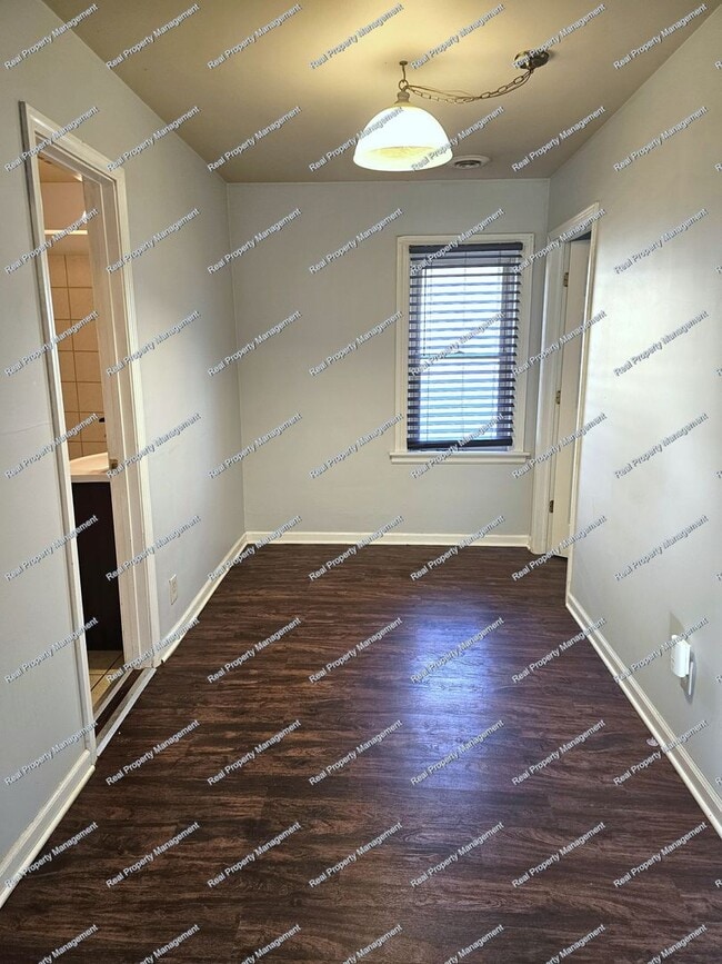 Building Photo - Three Bedroom Ranch located in Hobart!