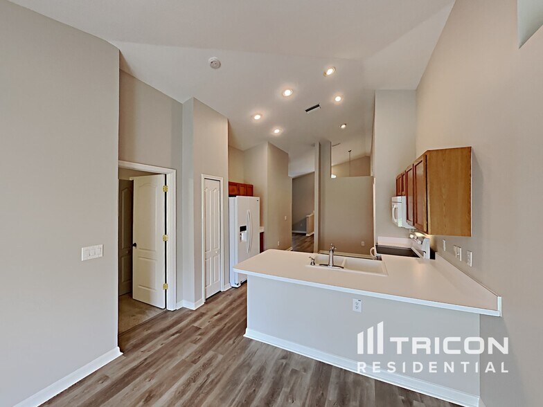 Building Photo - 11242 Lake Lanier Dr
