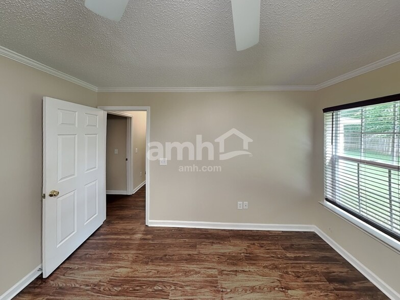 Building Photo - 2253 Joann Dr
