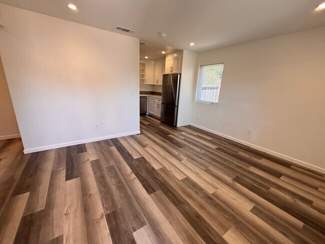 Building Photo - 25-29 Rockwood Ct