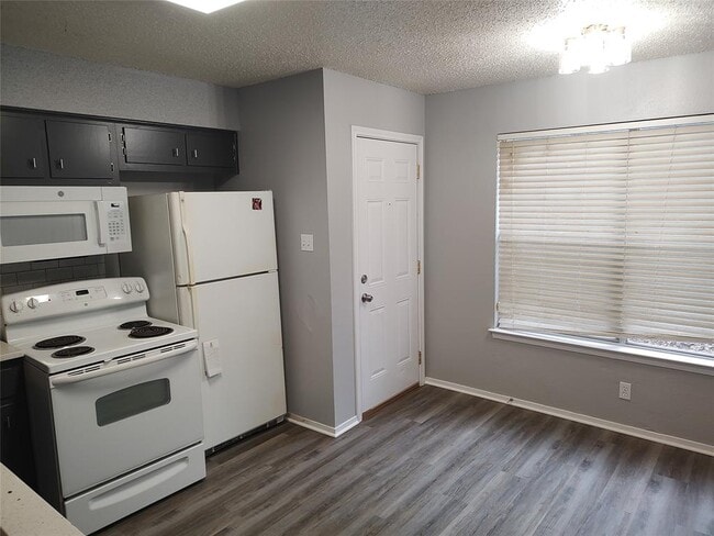 Building Photo - 3305 Dunliegh Dr